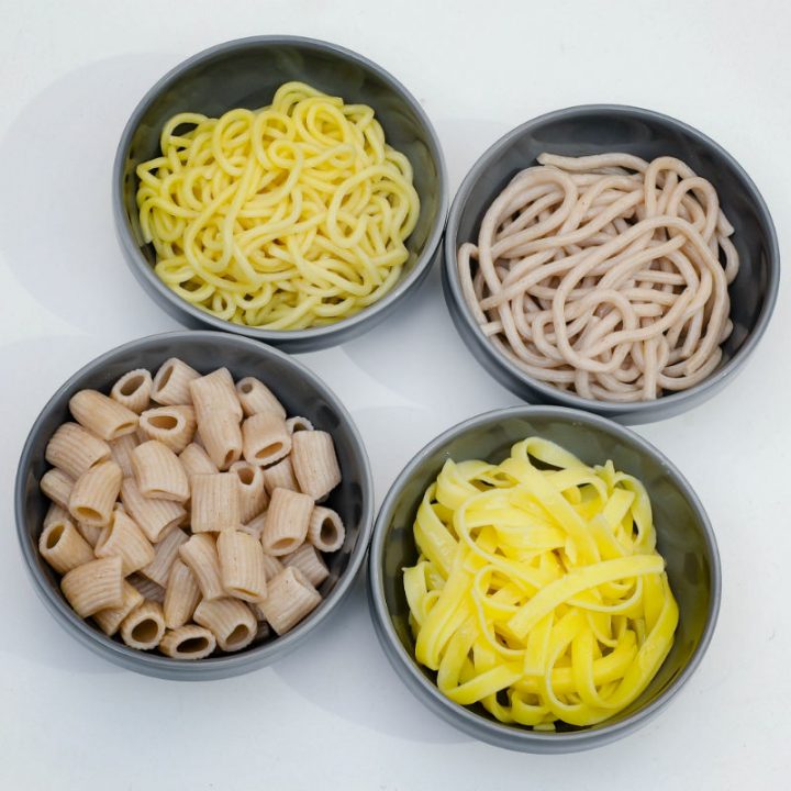 左上から時計回りに、「国産小麦麺」、「五穀麺」、「グルテンフリー麺」（＋180円）、「五穀リガトーニ」
