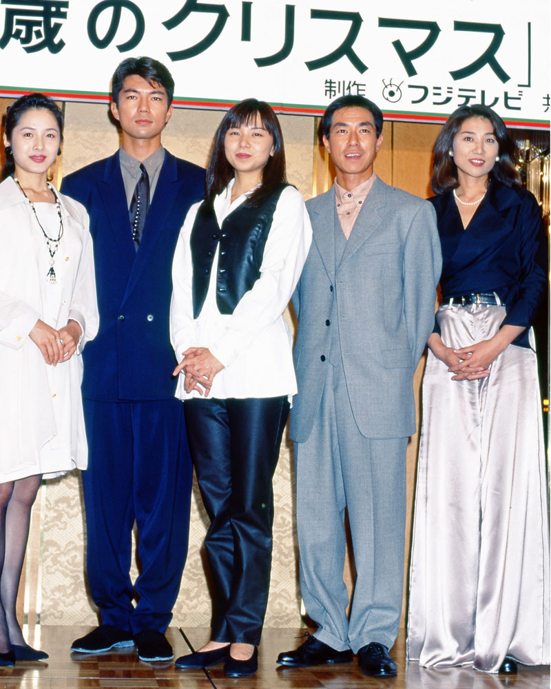 1994年放送『29歳のクリスマス』会見写真（左から水野真紀、仲村トオル、山口智子、柳葉敏郎、松下由樹）