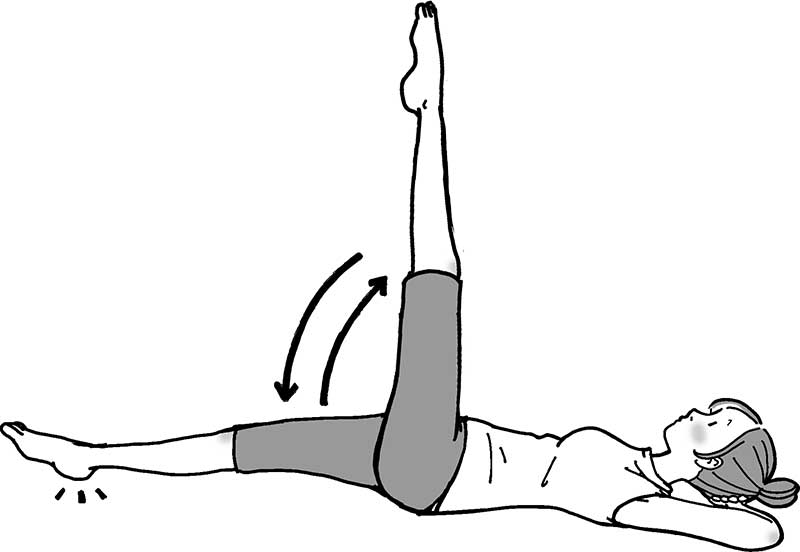 仰向けになり、両手を後頭部に当て、左足を垂直に上げている女性のイラスト