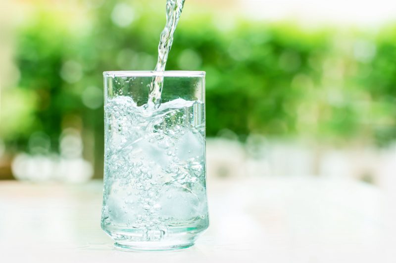 1日に飲む水の量も太らない体を維持するポイントに！（Ph／AFLO）