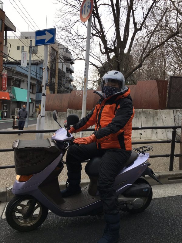 ワークマンの防寒バイクウェアを着たオバ記者