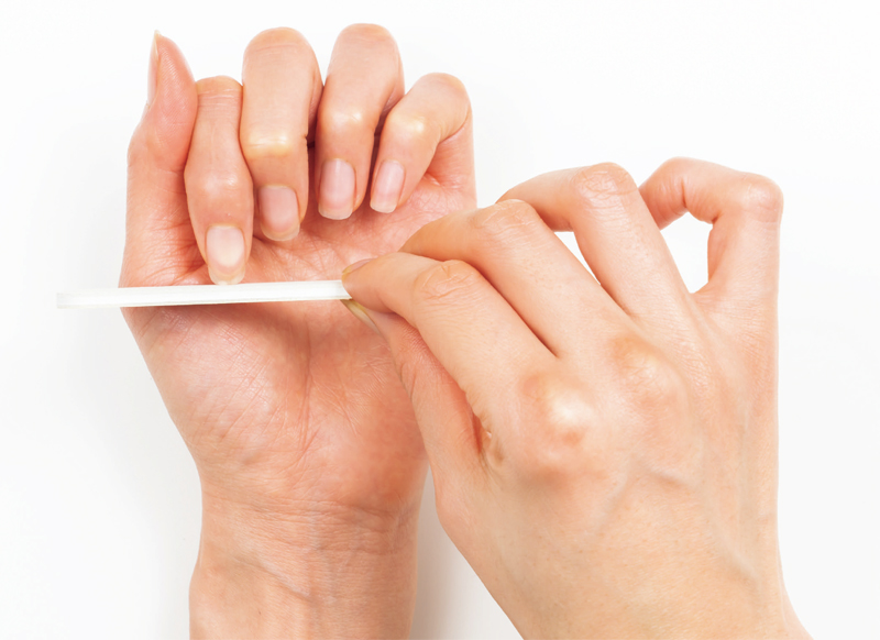 日頃のケアで爪は蘇る 美爪をつくるための紙やすりケア 生活習慣 1 1 8760 By Postseven