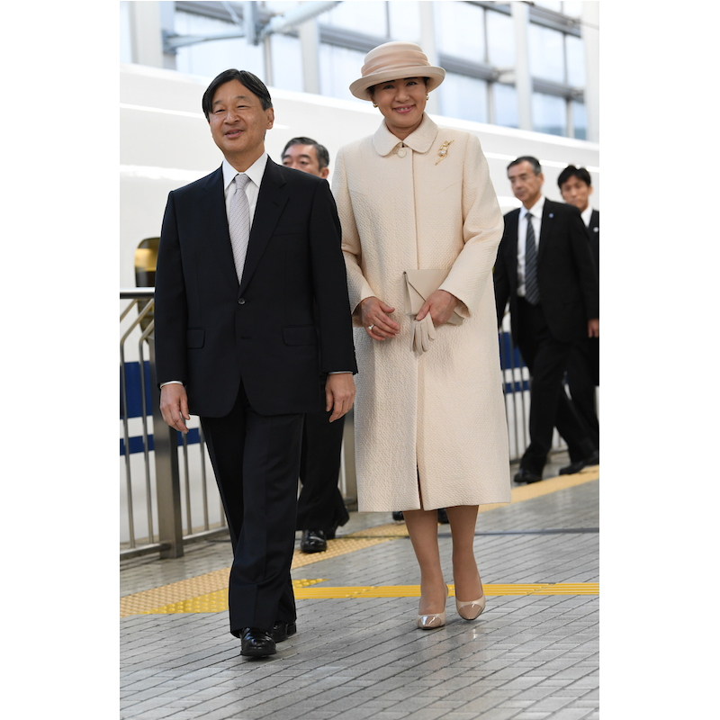 2019年11月、奈良からお帰りの際は、白のロングコートをお召しになった雅子さまと天皇陛下