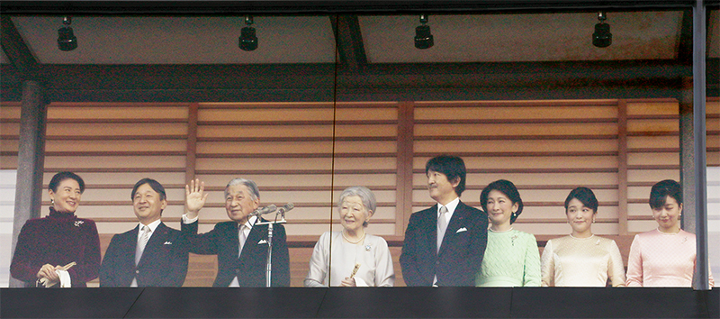 2019年1月2日に行われた、平成最後の新年一般参賀でベランダに立つ天皇皇后両陛下や秋篠宮家