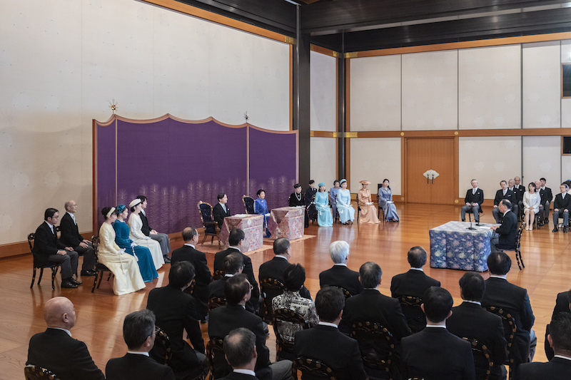 雅子さまをはじめ、ブルーのドレスをお召しの女性皇族がたくさんおられた（2020年1月14日、Ph／宮内庁提供）