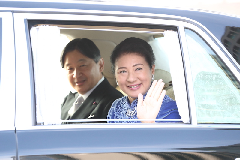 2020年1月の「講書始の儀」に車で向かう天皇皇后両陛下
