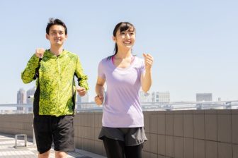 「食前か、食後か」「ヨガか、ランニングか」健康的にやせるための運動、正しいのはどっち？