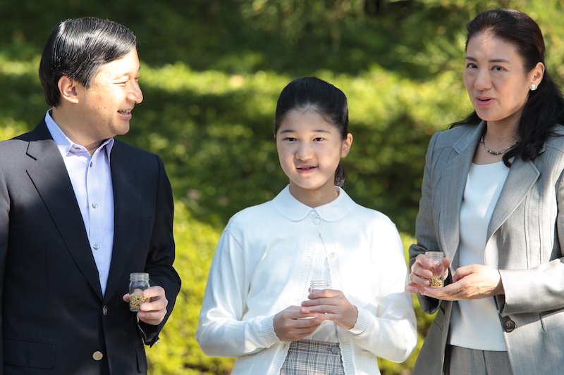 2012年11月、愛子さまが小学6年生のときには神奈川県の「葉山しおさい公園」を訪問される天皇皇后両陛下（当時は皇太子ご夫妻）と愛子さま