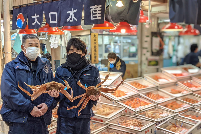 金沢の台所「近江町市場」は眺めているだけでも元気になる