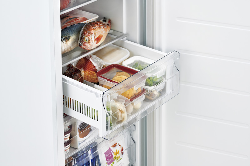 冷凍庫は庫内が2室の独立構造になっていて上室と下室をそれぞれ別の温度帯に設定できる