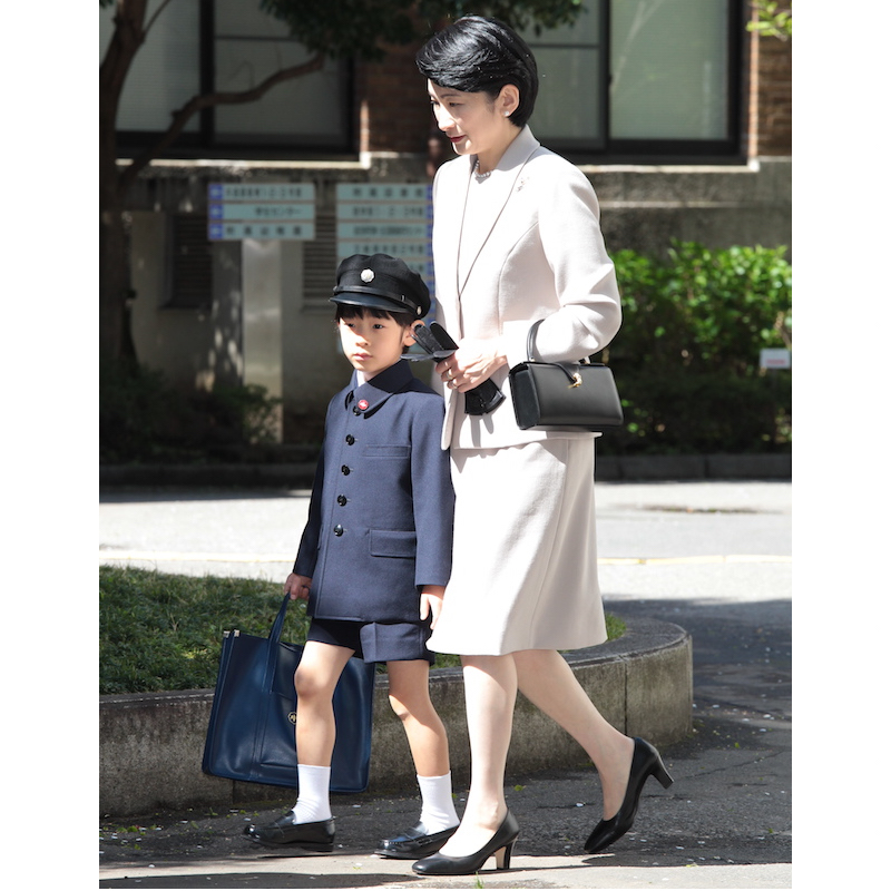 紀子さまとともに、お茶の水女子大付属小学校の入学式に向かう悠仁さま