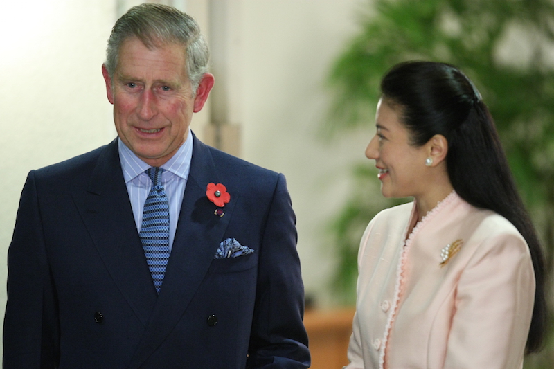 2008年10月英国のチャールズ皇太子夫妻を招いてのプライベート・ディナーの際の雅子さまとチャールズ皇太子