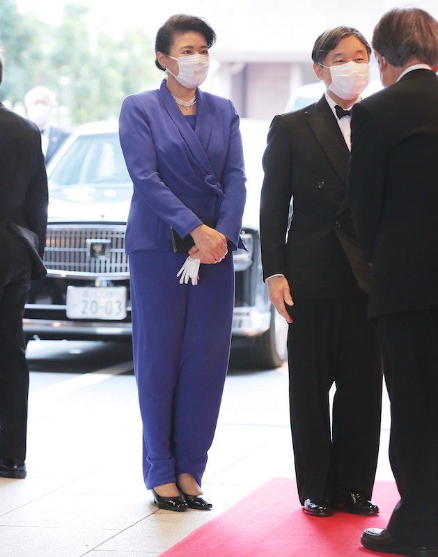 天皇皇后両陛下そろって「日本国際賞」の授賞式へ向かう様子
