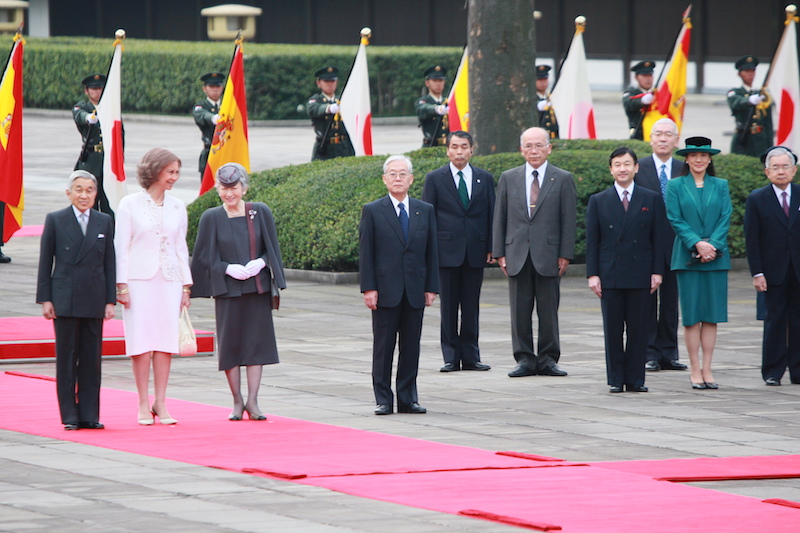 2008年11月10日、スペイン国王夫妻の歓迎行事にご出席の天皇陛下と雅子さま、上皇さま美智子さま