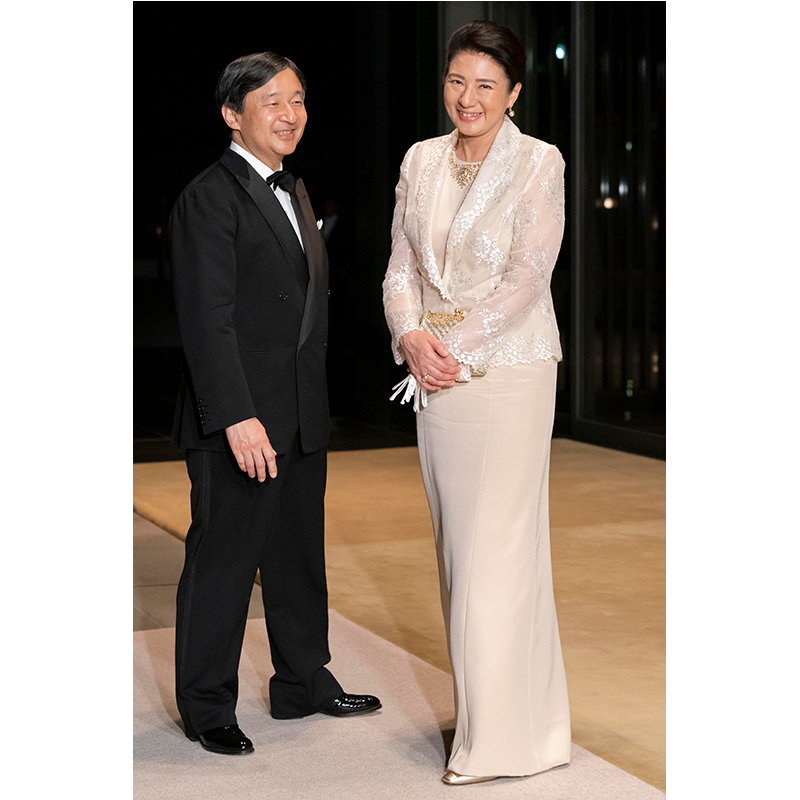 2019年5月27日、令和になって初めての国賓として天皇皇后両陛下との宮中晩餐会に出席したトランプ大統領夫妻（当時）を迎える天皇陛下と雅子さま
