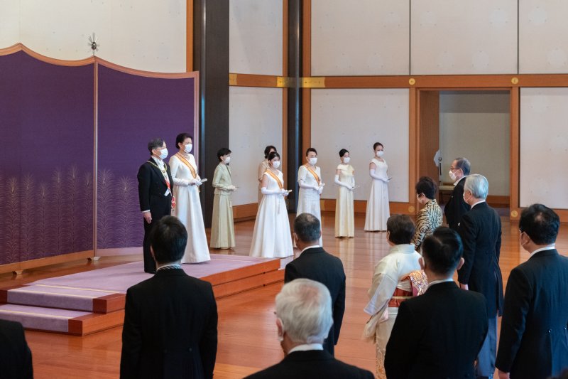 「新年祝賀の儀」に出席される両陛下、愛子さま、女性皇族がた（2022年1月2日、Ph／宮内庁提供）