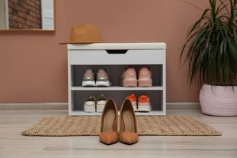 50歳からの片づけ術　「玄関」「クローゼット」の順に始めるべき理由と靴や服を手放すコツ