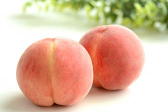 今が旬！おいしい桃を食べるためにチェックしたい「産毛」と「果点」