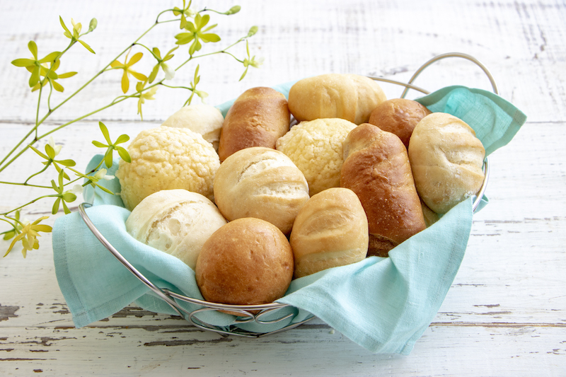 パンドは、小ぶりなテーブルパンなど、料理に合うパンがメイン