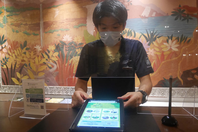インフォームドチェックイン。星野リゾートは軽井沢で、ホテル業界初のゼロ・エミッション（運営によって生じる廃棄物のリサイクル率 100％）を達成。西表島でも活かされている