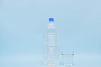 「水を1日2リットル飲む」健康法が不調の原因になることも　漢方コンサルタントが語るその理由