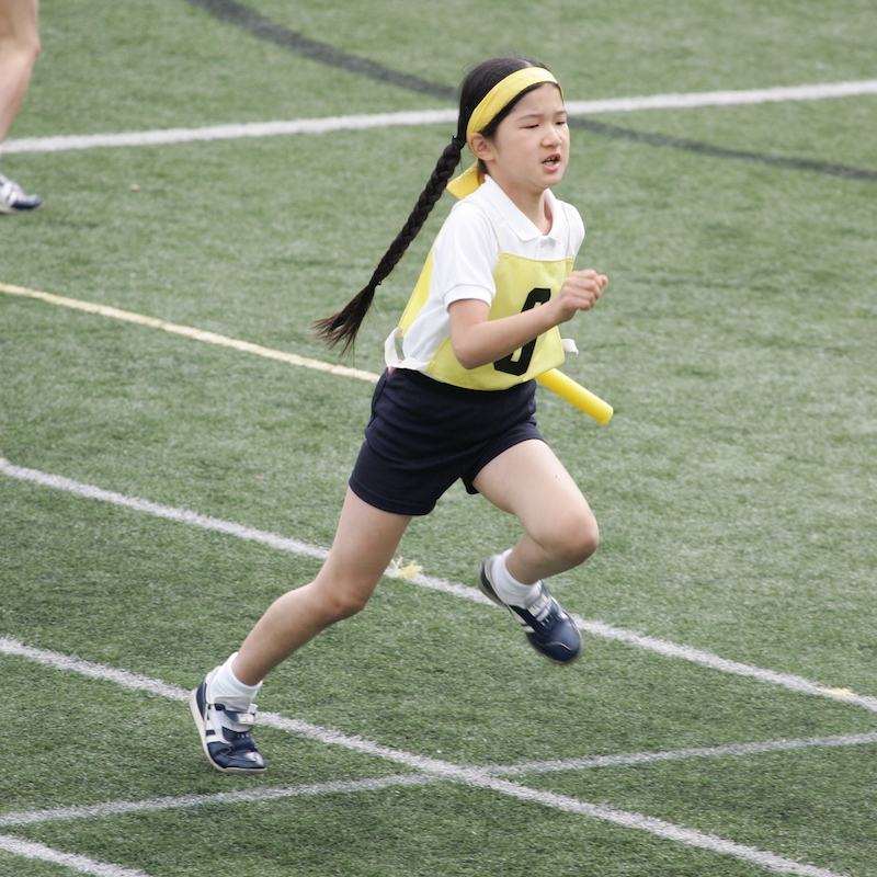 2009年10月の学習院初等科の運動会でリレーを走る愛子さま