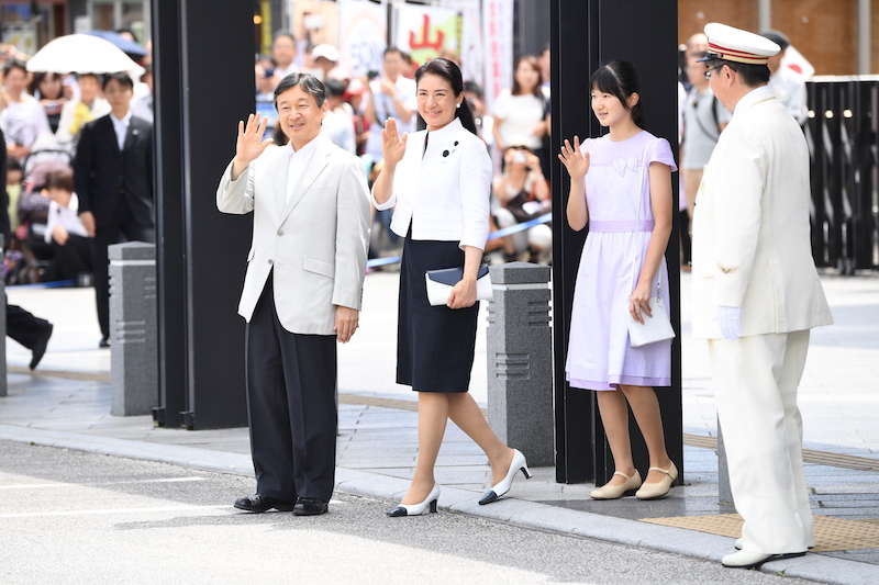 2016年8月、第1回山の日記念全国大会に出席されるため長野を訪問された天皇皇后両陛下と愛子さま