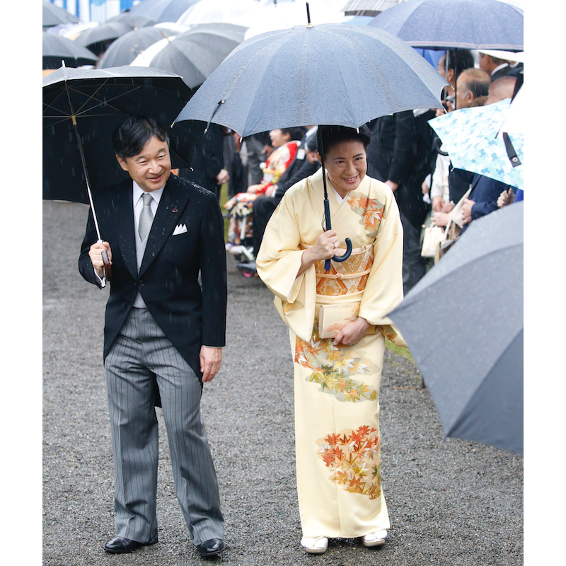 2018年11月の園遊会で笑顔でご歓談の天皇陛下と雅子さま