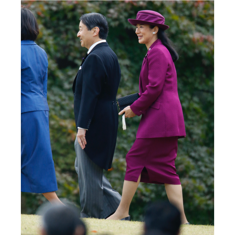 2015年11月に行われた秋の園遊会にご出席の天皇陛下と雅子さま