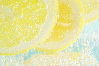 むくみ＆冷え対策は秋から！名医が提案、冷たいものが飲みたいときは「レモン＋炭酸水」を