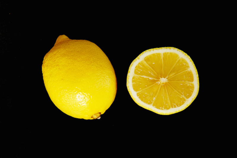 レモンはむくみを改善する働きがあるヘスペリジンを含んでいる（Ph／イメージマート）