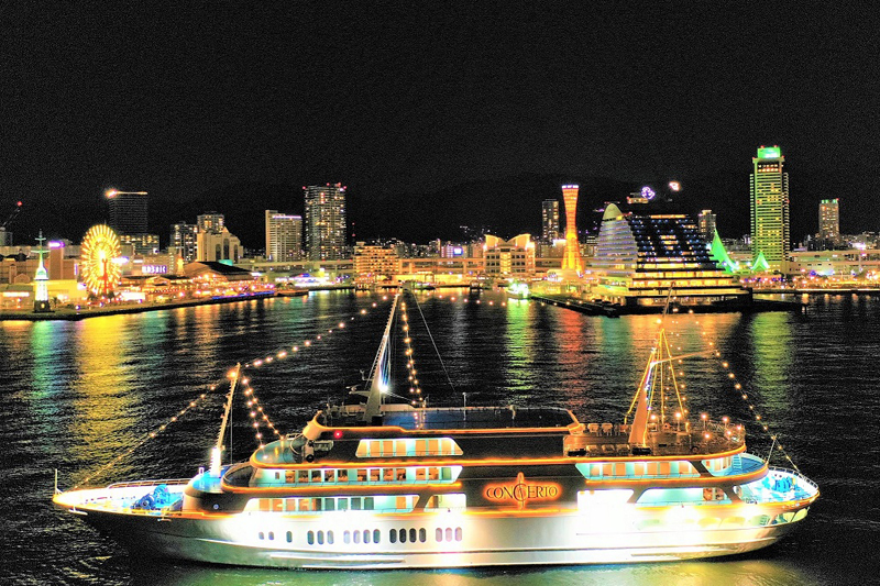 夜景といえば六甲山というイメージですが、船から眺めるのもおすすめ（コンチェルト＠神戸港）