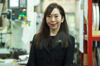 経営未経験の主婦から社長になった諏訪貴子さん、「“第2の人生”に向けて何かを始めるのに遅すぎることはない」