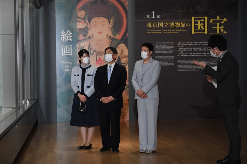 11月24日、東京・上野の東京国立博物館で開かれた、同館創立150年を記念した特別展をご鑑賞の天皇皇后両陛下と愛子さま