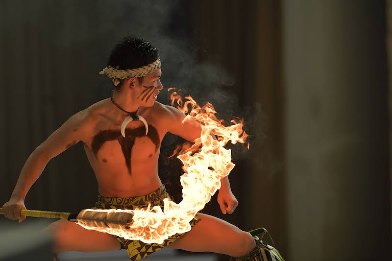 「Siva Ola（シバオラ）」のファイアーナイフダンスは世界レベル（福島県・スパリゾートハワイアンズ）
