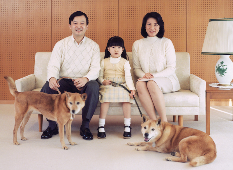 2007年2月、47歳の誕生日の雅子さまと愛子さまとの家族ショット
