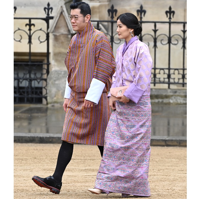 民族衣装で戴冠式に出席したブータン国王夫妻（2023年5月6日、Ph／GettyImages）