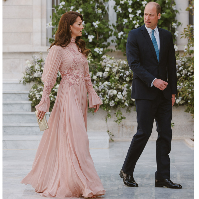 ヨルダンでの結婚式では「エリー・サーブ」のドレスをセレクト（2023年6月1日、Ph/AFLO）