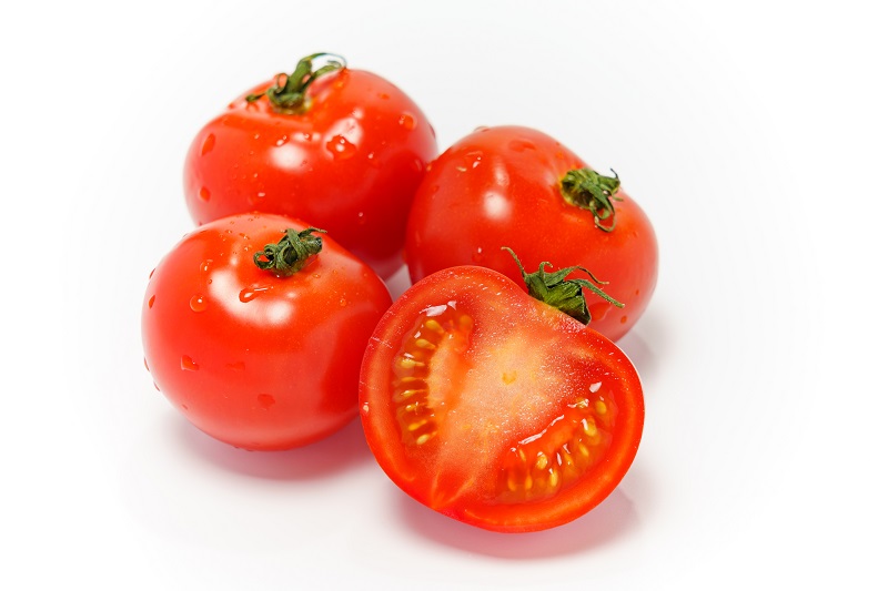栄養価が高く水分量も多いきゅうりやトマトを食べるのも◎（Ph／イメージマート）
