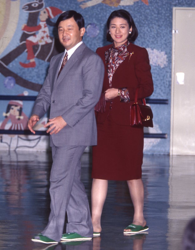 1999年10月、岐阜県立希望が丘学園を訪問された際の天皇陛下と雅子さま