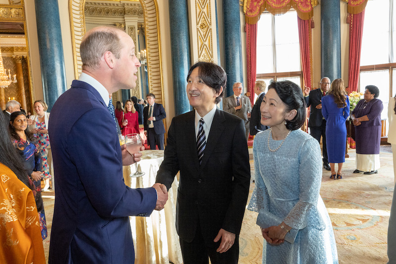 戴冠式の前日の5月5日には、現地時間の夕方からバッキンガム宮殿で行われたレセプションパーティーに参加された秋篠宮殿下と紀子さま