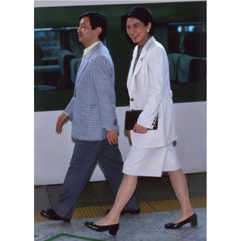 2001年6月、那須御用邸から帰京される日の天皇皇后両陛下