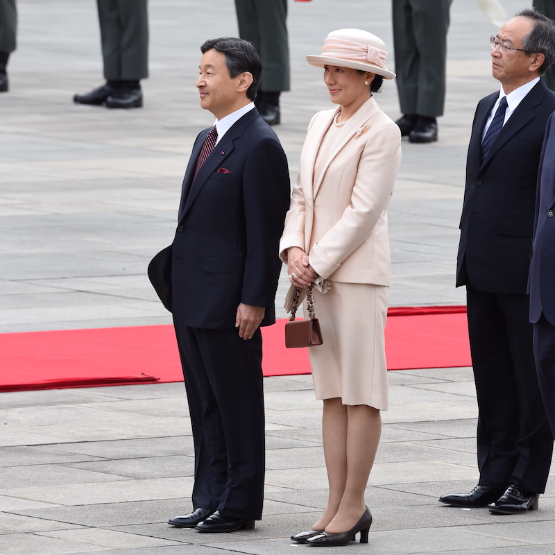 フィリップ国王夫妻を出迎えられる天皇皇后両陛下（当時は皇太子と皇太子妃）（2016年10月11日、Ph／JMPA）