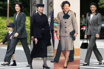 皇后雅子さまの秋のシックファッション「黒」「グレー」で引き締め凛とした洗練ムード