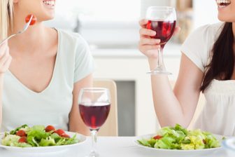 1年で24kg減量した専門家「日々ワインを飲んでいます」、それでも太らないために実践していることを紹介！