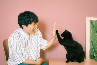 ミキ・亜生が漫才と並行して熱心に向き合う「保護猫活動」 愛猫5匹との癒しの日々
