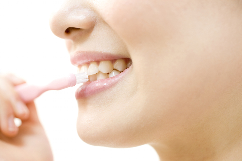 歯茎下がりには、歯周病対策ができ、知覚過敏にも対応できる歯磨き粉が必要（Ph／イマージマート）