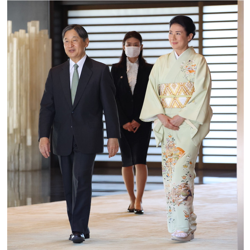 天皇陛下のネクタイと雅子さまの着物の色がリンク（2023年11月28日、Ph／田中麻以）