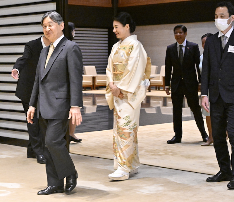 2023年12月、日本ASEAN（東南アジア諸国連合）友好協力50周年特別首脳会議に出席の各国首脳夫妻を招いた茶会の際の天皇皇后両陛下