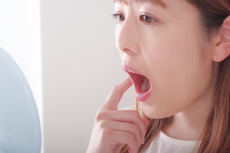 口腔内が荒れたり炎症が起きたりすることも味覚障害に影響する